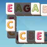 Junta 3 fichas con letras iguales