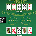 Mesa de juego de cartas con naipes descubiertos, resaltando combinaciones y texto que indica HAND WON BY THE PLAYER